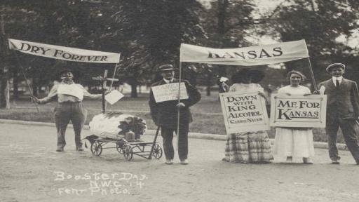 Pro-temperance studens with banners in 1914